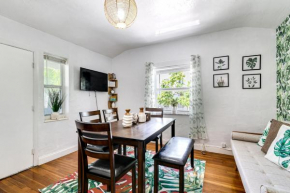 Water view Vintage South Beach Townhouse 2 blocks from the beach